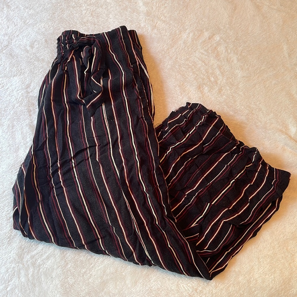 💖3/$15💖 Xhilaration Wide Leg Capris
